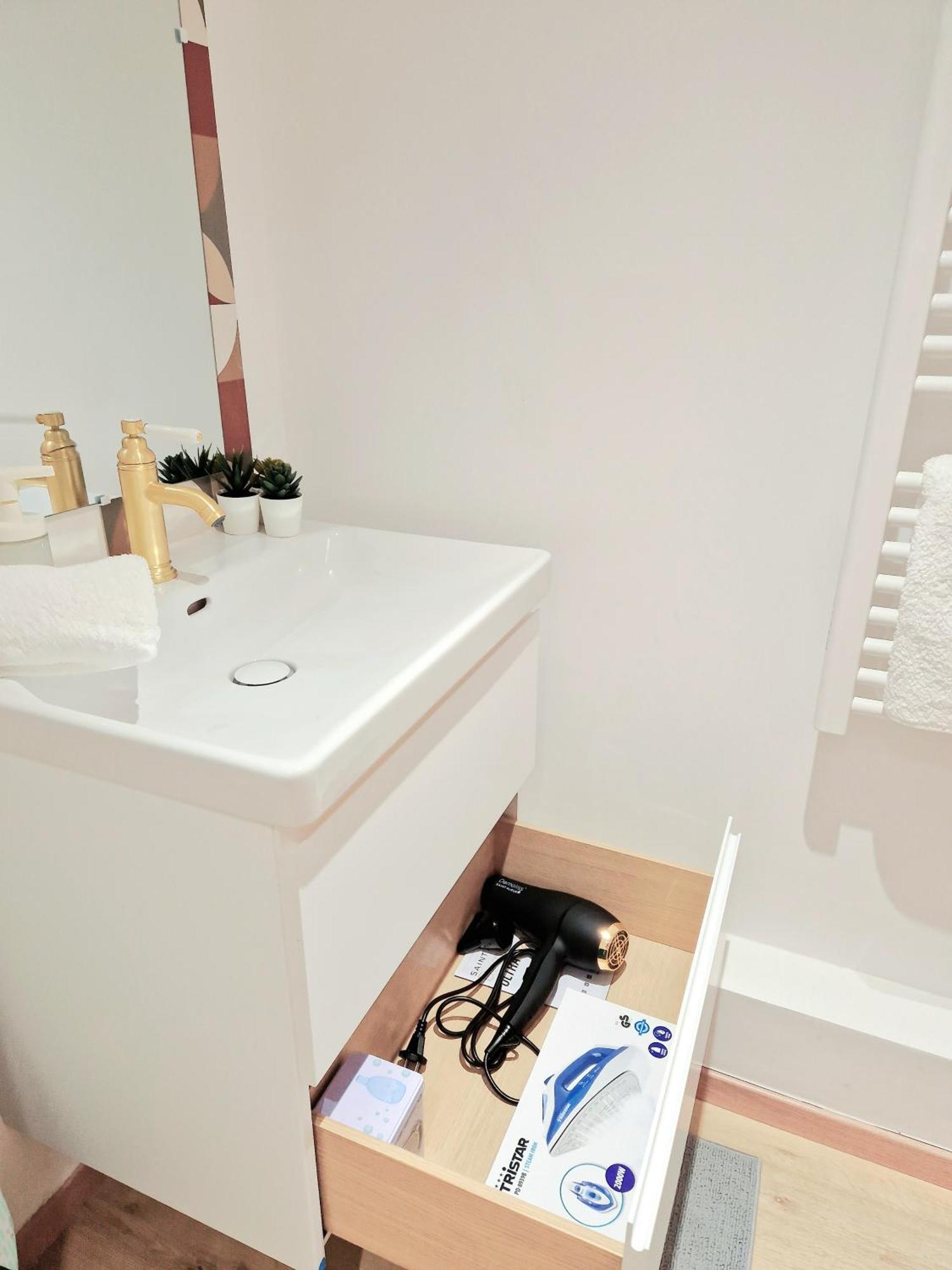 L'Elementaire, Appartement Chic Et Central Mulhouse Luaran gambar